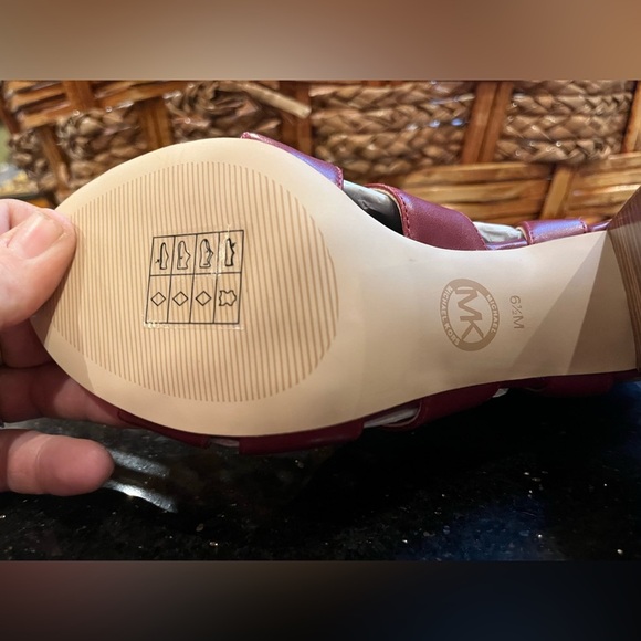 NWT Michael Kors heeled sandals sexy red - Picture 3 of 15